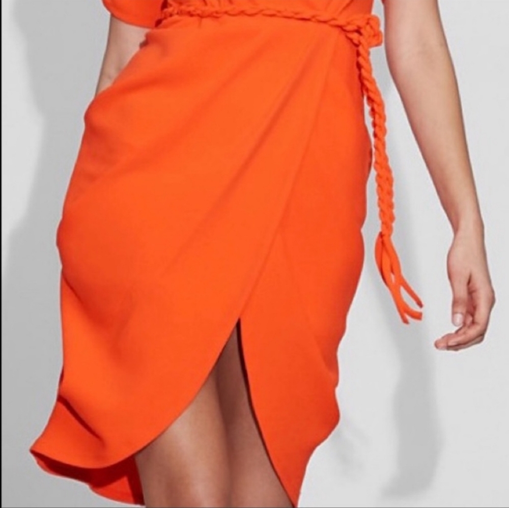 NY&Co Gabrielle Union - Puff-Sleeve Wrap Sheath Dress - Picture 4 of 12
